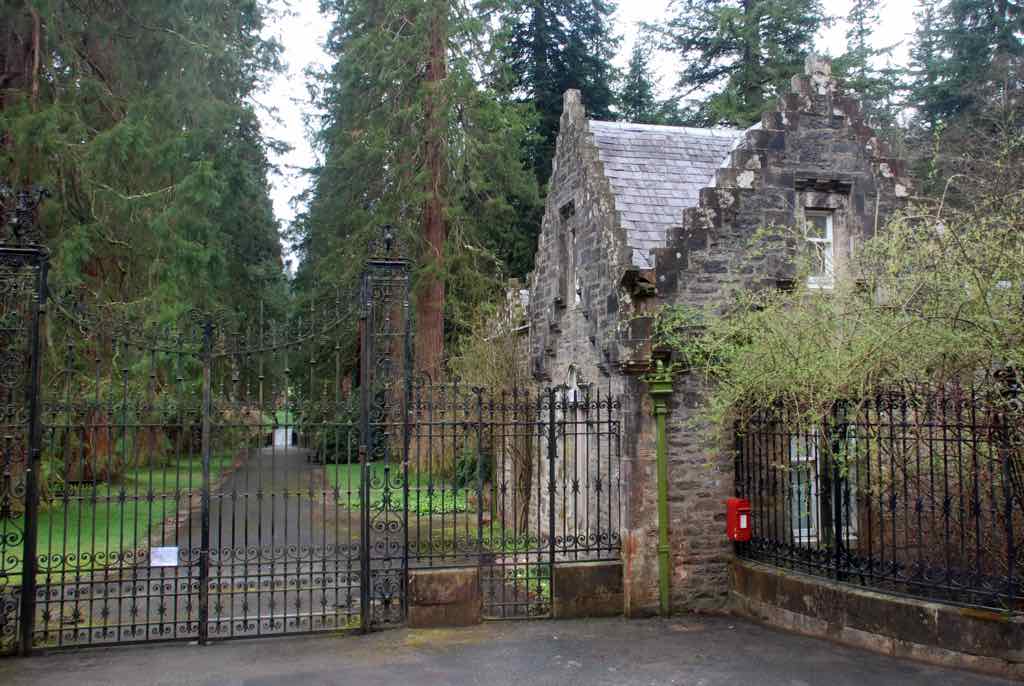 Luss village gate