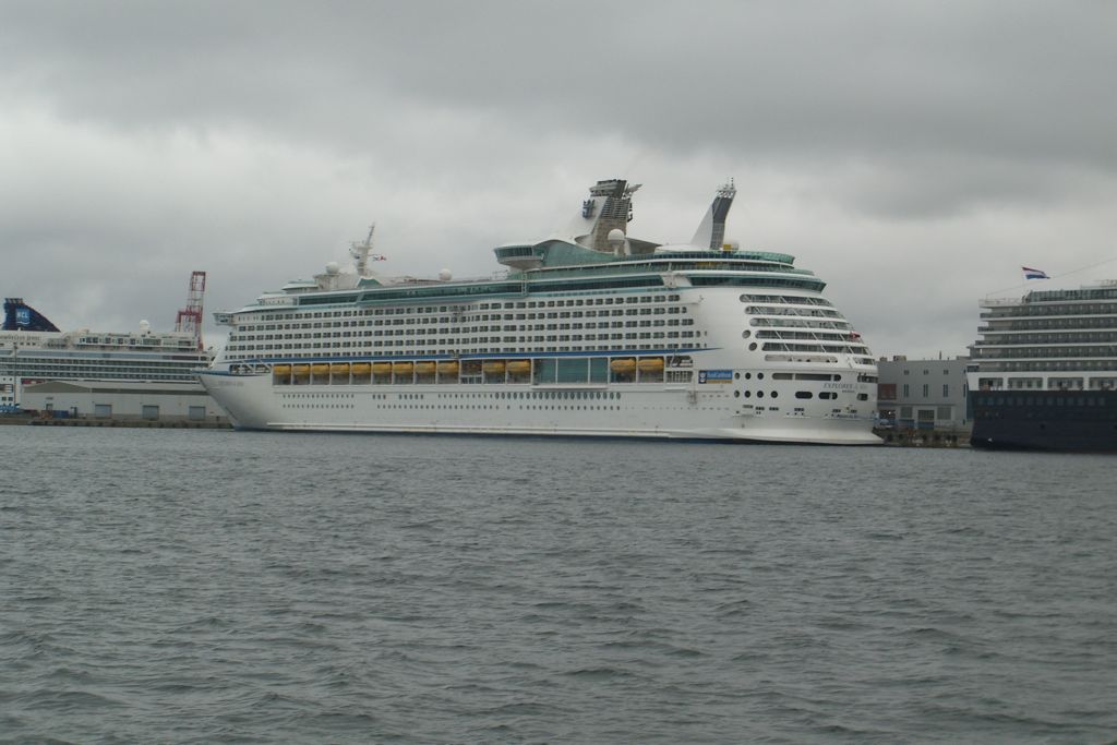 2011-10-04-cruise-ns-halifax-royal-caribbean-explorer-bg