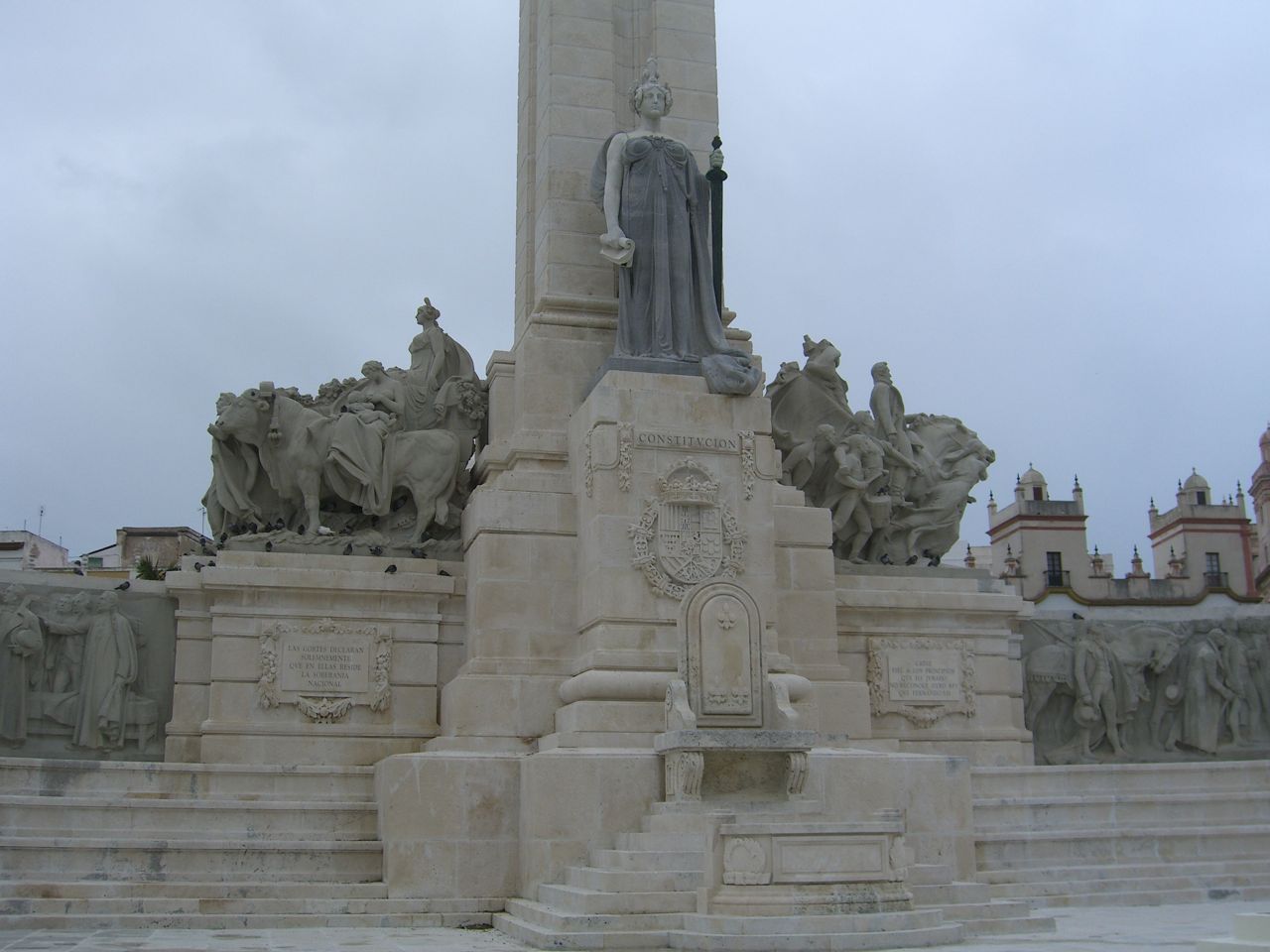 Cadiz Plaza de Espana, Monument from inside