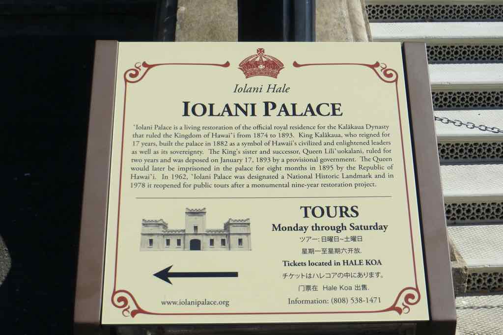 Iolani Palace Sign