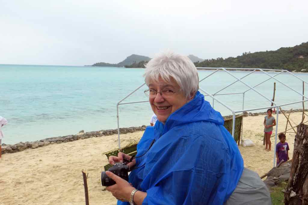 Bora Bora, Diane on beach