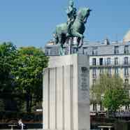 paris-statue-dg.jpg