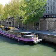 paris-river-boat-seine-2-dg.jpg