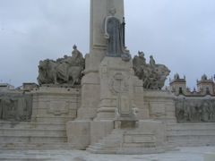 Cadiz Plaza de Espana, Monument from inside