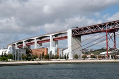 Approach to the April 25th bridge over the Tagus