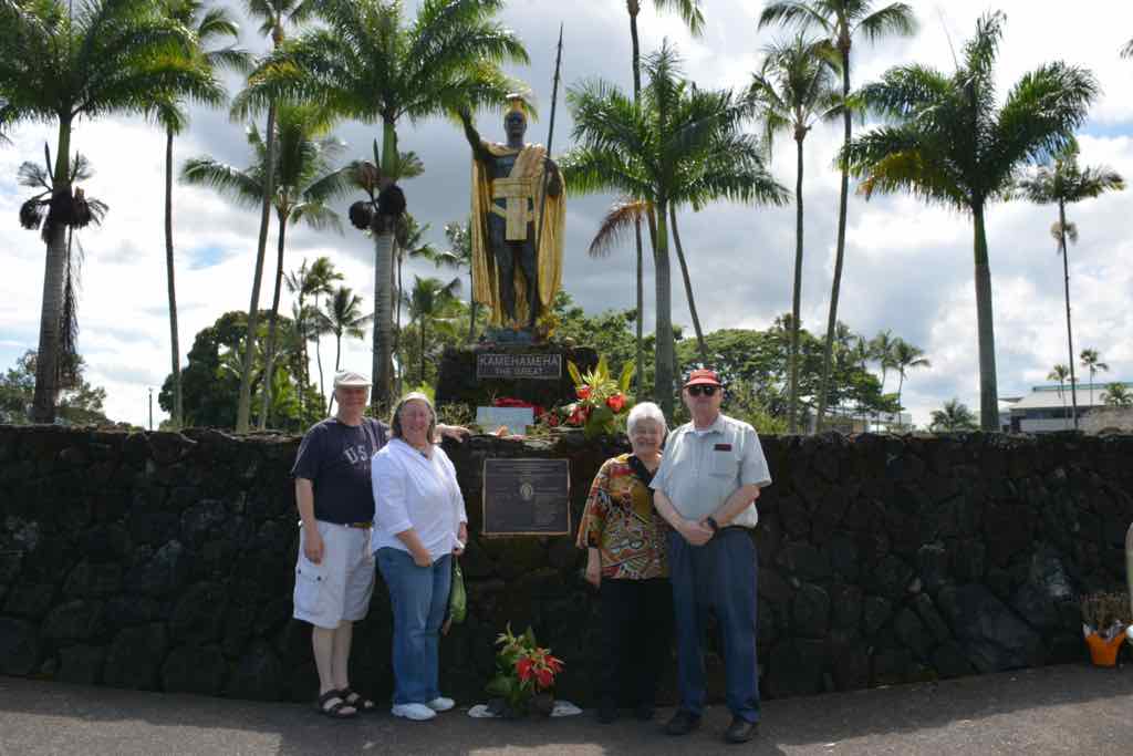 Jim, Elaine, Diane and Bill by King Kamehameha Statue